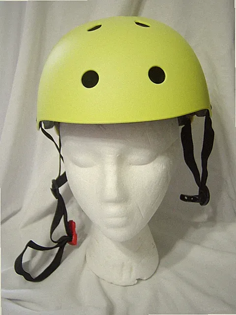 KID MULTI-SPORT HELMET COLOR NEON YELLOW SIZE MEDIUM CRACK IN STYROFOAM - B19-6